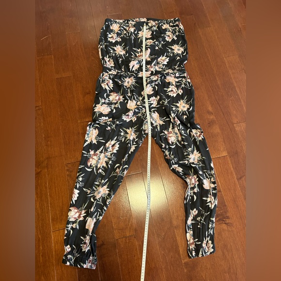 Strapless floral jumpsuit - Picture 2 of 6